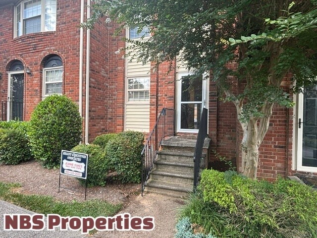 Foto del edificio - 6523 Deane Hill Dr