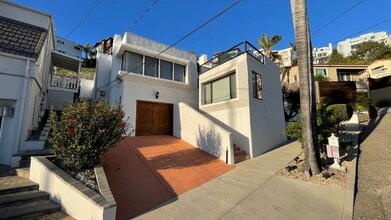 Building Photo - 551 Bay St