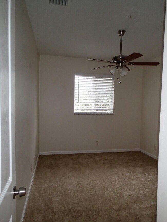 Building Photo - 4268 Coventry Pointe Way