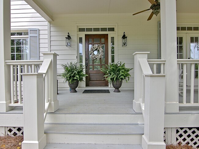 Building Photo - 810 Carnellian Ln