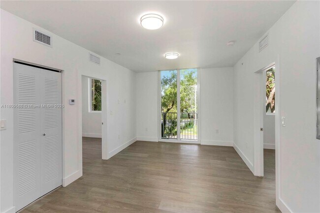 Foto del edificio - 1620 NW 18th St