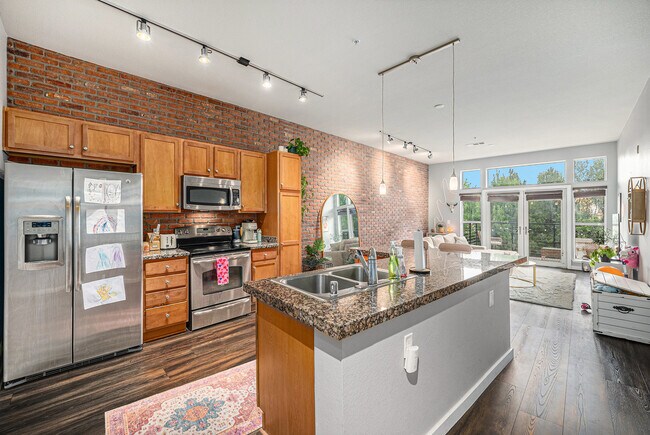 Building Photo - 7240 W Custer Ave