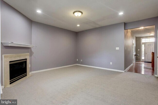 Building Photo - 13110 Park Crescent Cir