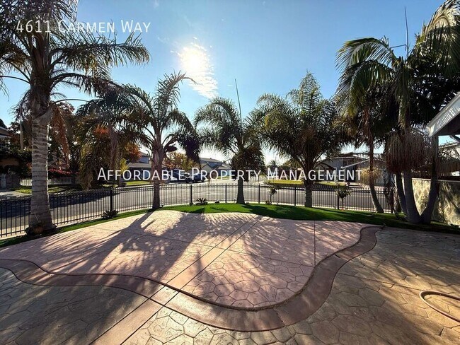 Foto del edificio - 4611 Carmen Way