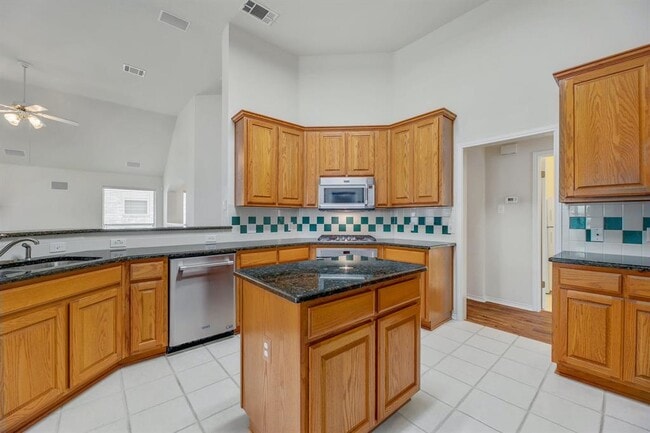 Building Photo - 2406 Cranberry Cove