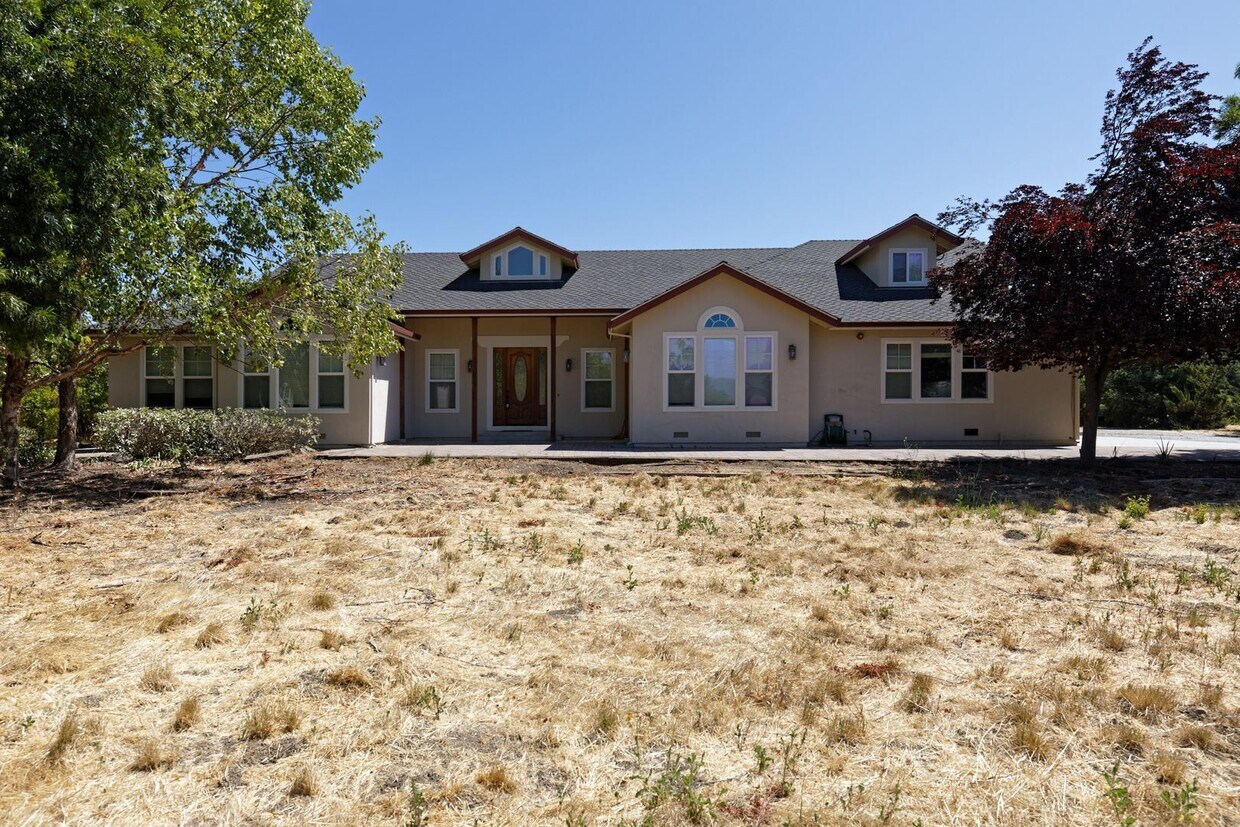 Foto principal - 3 br, 3 bath House - 3025 Godfrey Ave
