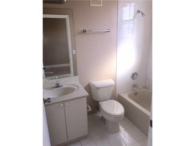 Building Photo - 7601 Miami Lakes Dr