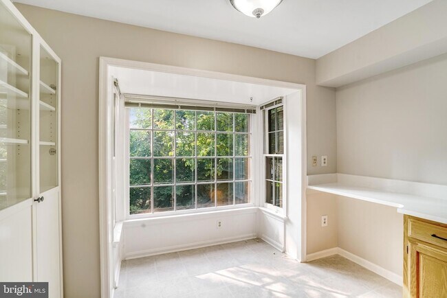 Foto del edificio - 2131 Kings Mill Ct