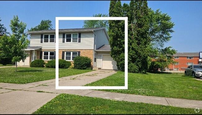 Building Photo - 710 19th Ave