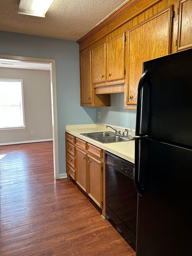 Building Photo - 2905 Cathedral Ln