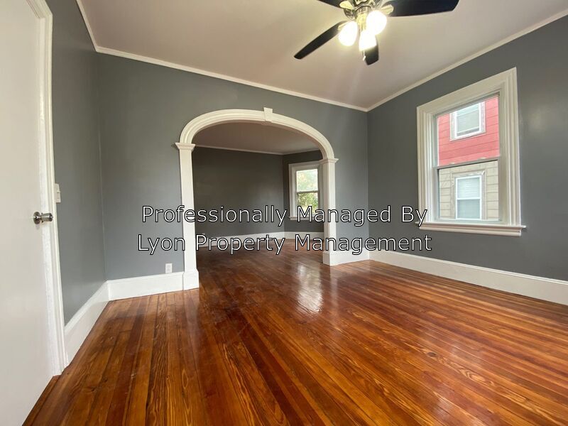 Primary Photo - 872 Chalkstone Ave