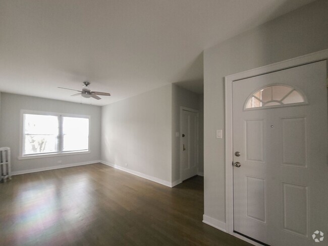 Building Photo - 5137 N Wolcott Ave