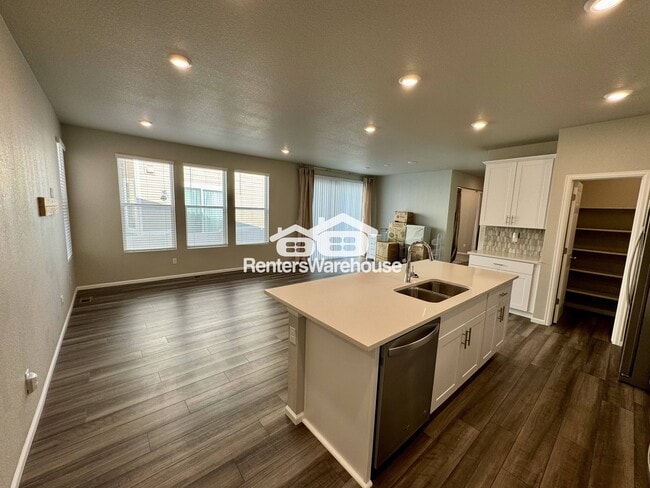 Building Photo - 857 Morning Glory Rd