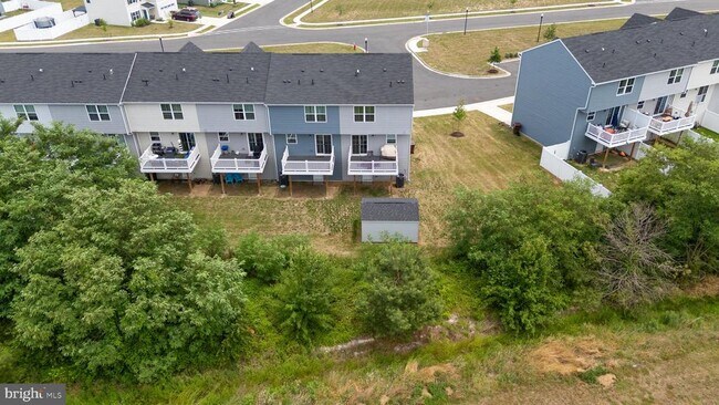 Foto del edificio - 311 Yellow Bill Ln