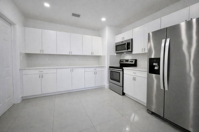 Foto del edificio - 2150 SW 72nd Ave