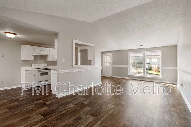 Foto del edificio - 3214 Old House Cir