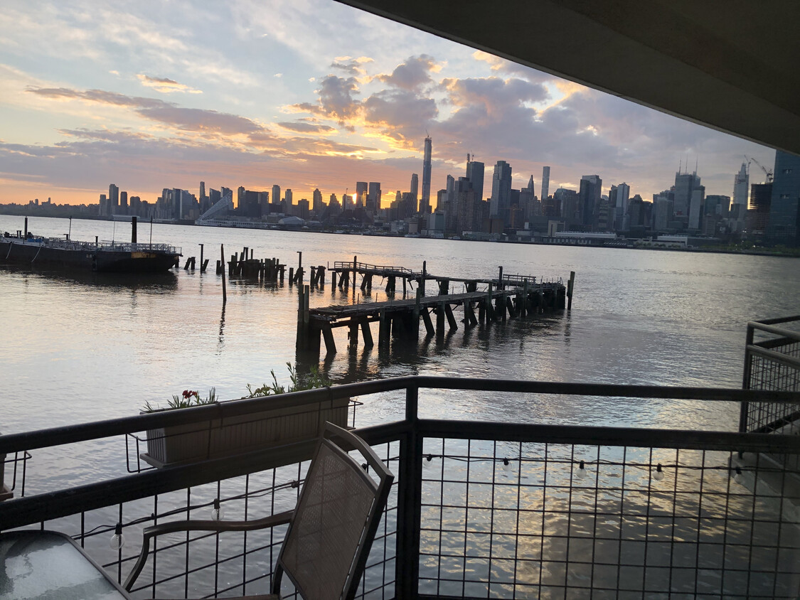 SKYLINE VIEWS (from balcony) - 600 Harbor Blvd