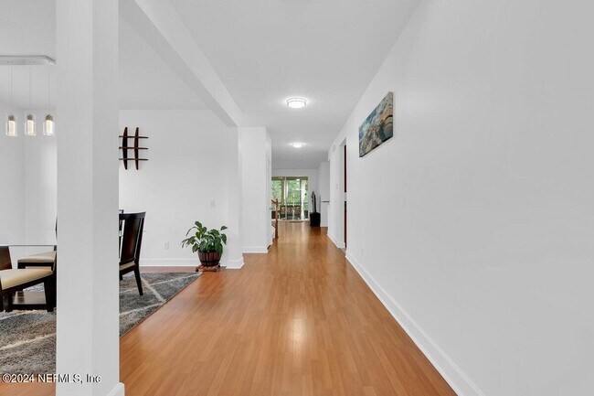 Building Photo - 601 Spruce Creek Rd