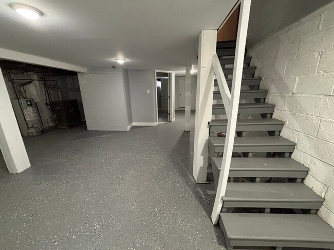 Foto del edificio - 4 Bedrooms 2 Bathrooms, 21239