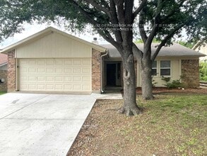 Building Photo - 6649 Parkwood Dr