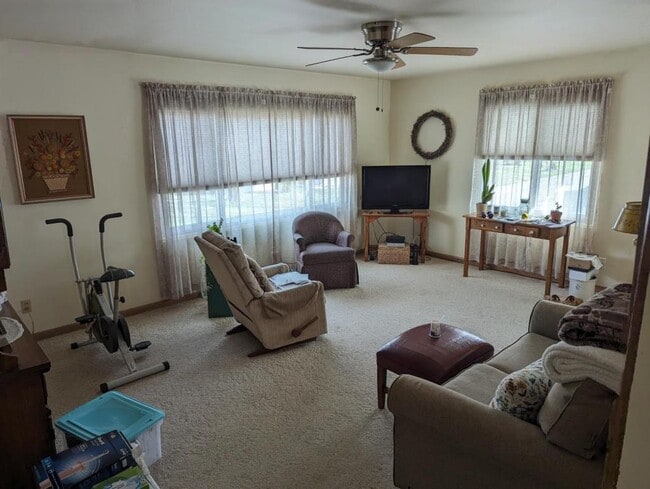 Foto del edificio - 1 James Pl