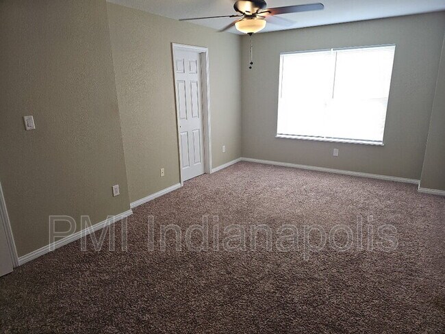 Building Photo - 3915 Planewood Dr