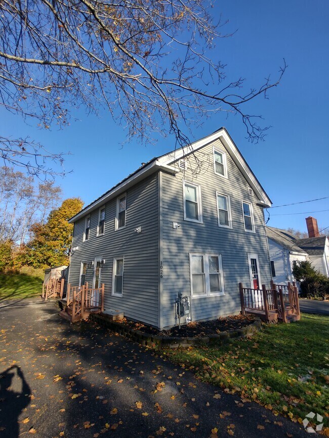 Apartments For Rent in Veazie, ME with Gym/Fitness Center 2 Rentals