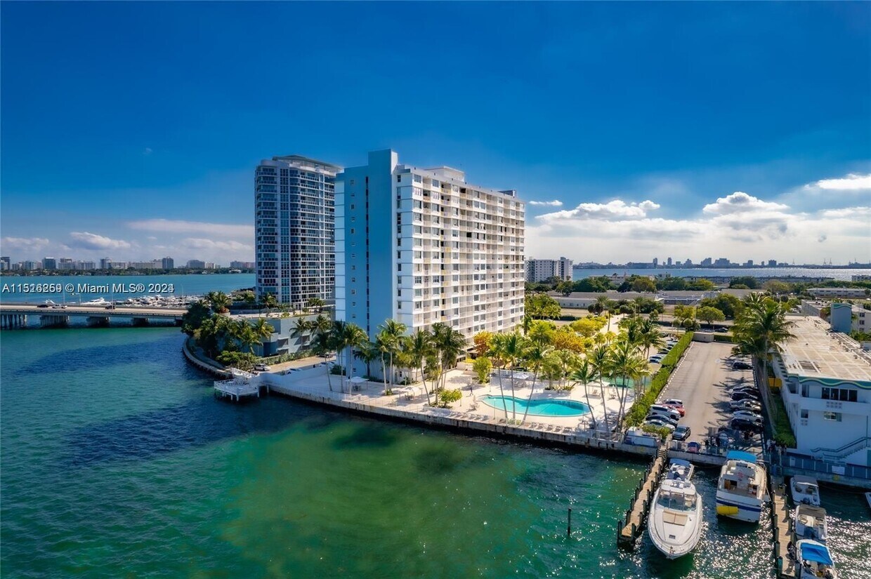 Primary Photo - 1865 79th Street Causeway