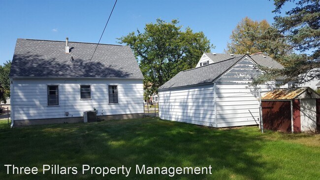 Foto del edificio - 3 br, 1 bath House - 1816 1st Ave. NE