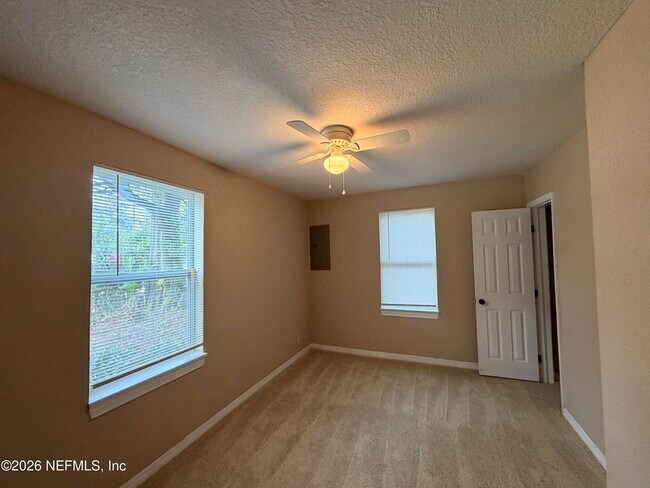 Foto del edificio - 4815 Headley Terrace
