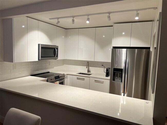 Foto del edificio - 3821 Environ Blvd