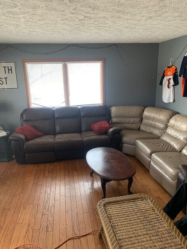 Foto del edificio - *** AVAILABLE AUGUST 2027 *** 3 Bedroom - 2 Bath Home (Great for a large group!)