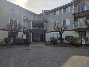 Building Photo - 45222-45222 Watson Rd