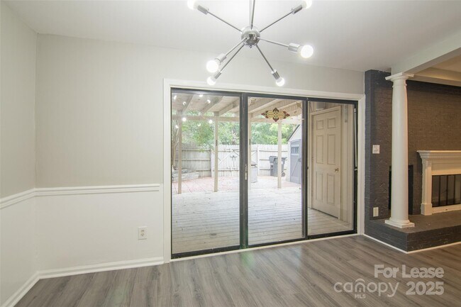 Foto del edificio - 7908 Horse Chestnut Ln