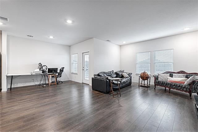 Foto del edificio - 1401 Old Trl Rd