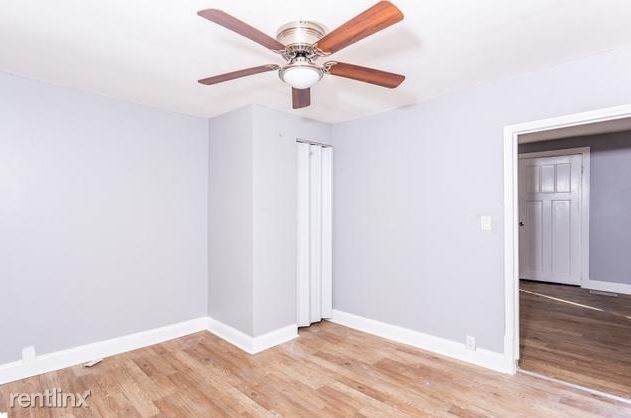 Building Photo - 4 br, 1 bath Apartment - 1355 W 110th Pl