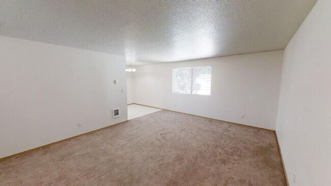 Foto del edificio - 618 NE 93rd Ave