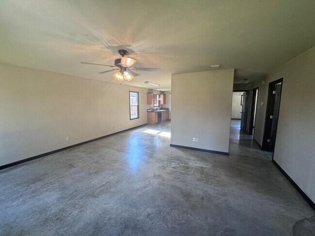 Foto del edificio - 144 Miller Ln