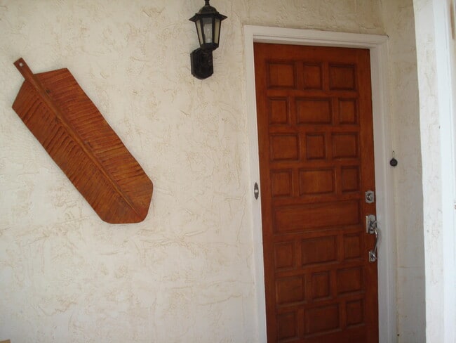 Building Photo - 6201 Escondido Dr