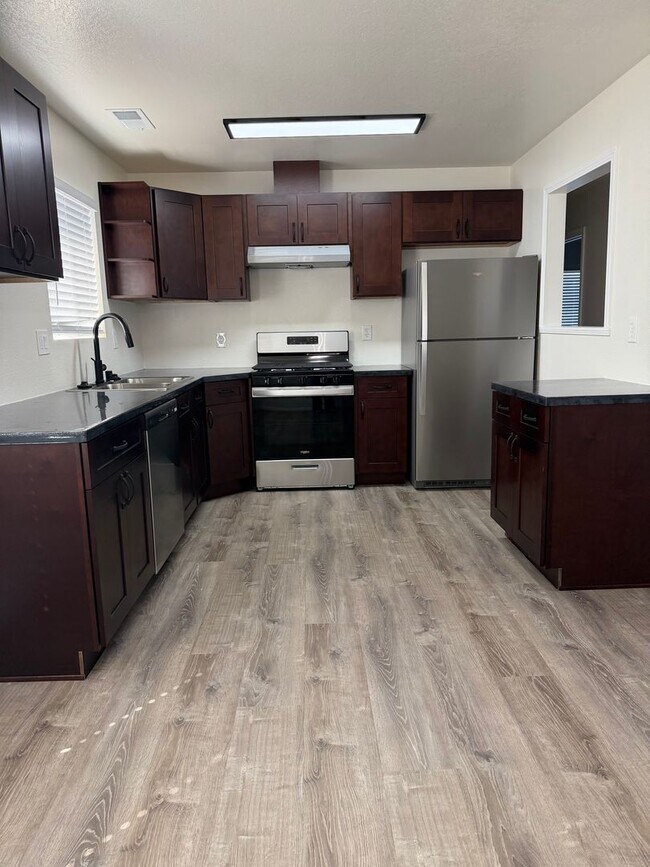 Foto del edificio - 1762 Willis St