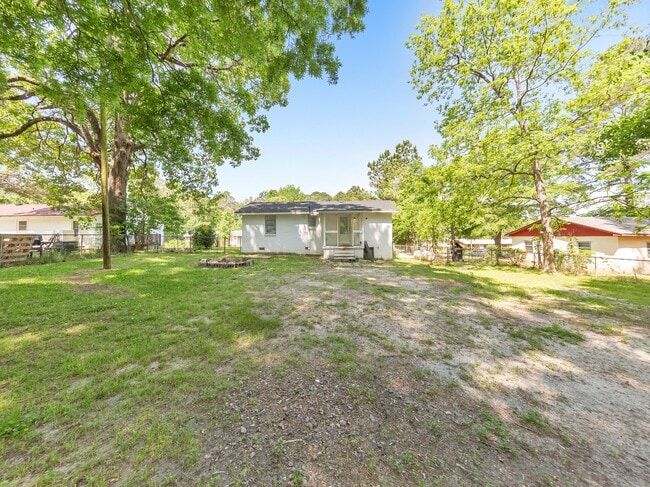 Foto del edificio - 322 Hillcrest St