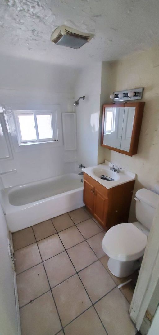 Foto del edificio - 1375 E 89th St