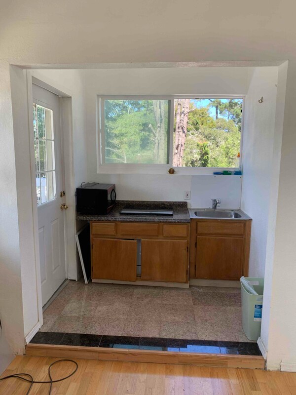 816 Jessie St Unit upper level, Monterey, CA 93940 Room for Rent in