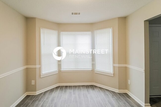 Building Photo - 4 Bedroom Pet-Friendly Home in DECATUR, GA with Main Street Renewal