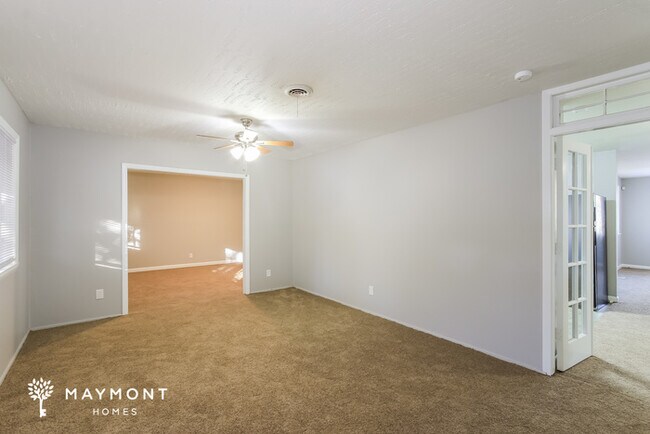 Building Photo - 2017 Fernwood Cir