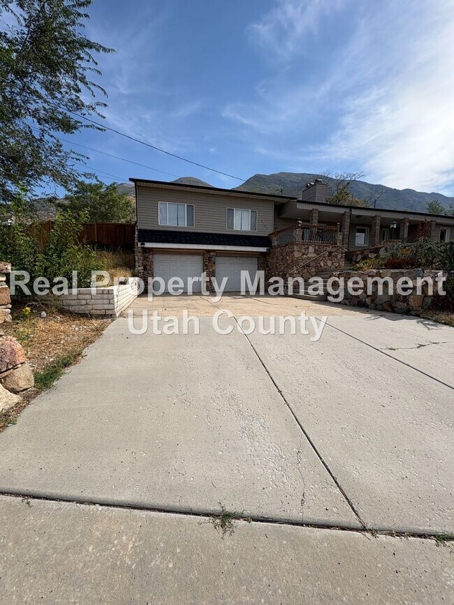Building Photo - Lower Price! Large Cedar Hills home