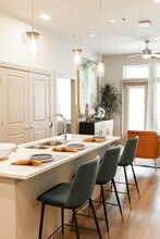 Building Photo - Jovie Lakeway