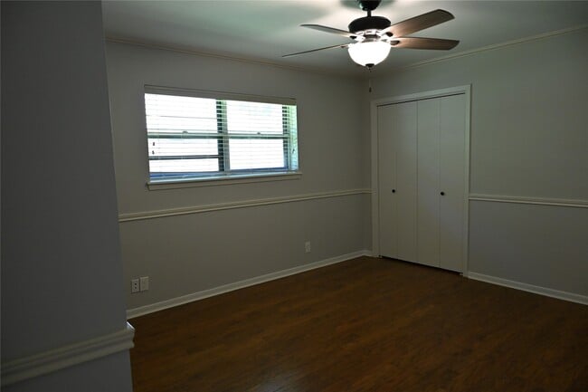 Building Photo - 212 Summit Dr