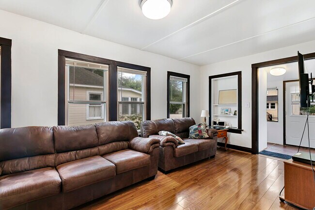 Building Photo - 1304 Lucille Ave