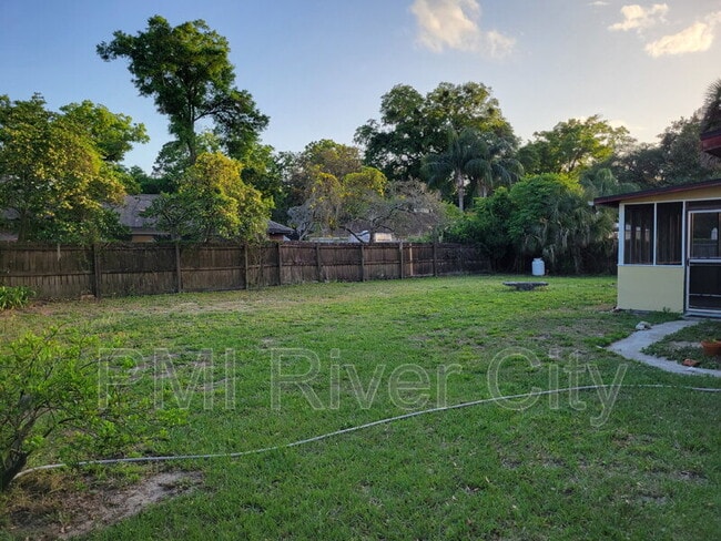 Building Photo - 2916 Rainbow Rd